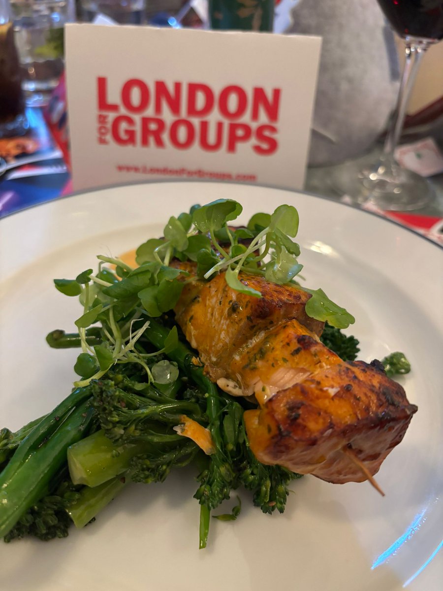 We had a fabulous time at the LONDON FOR GROUPS Christmas Lunch 2024 with a huge ‘group of group bookers’!
Full details and all of the photos at LondonForGroups.com/lfg