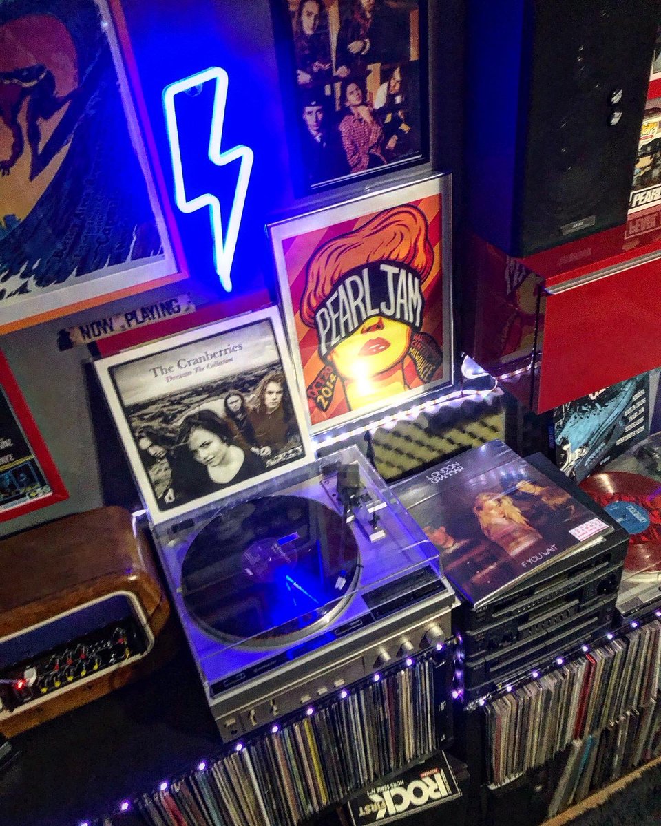 Listening to  #TheCranberries “Dreams: The Collection” ❤️🤘🔥