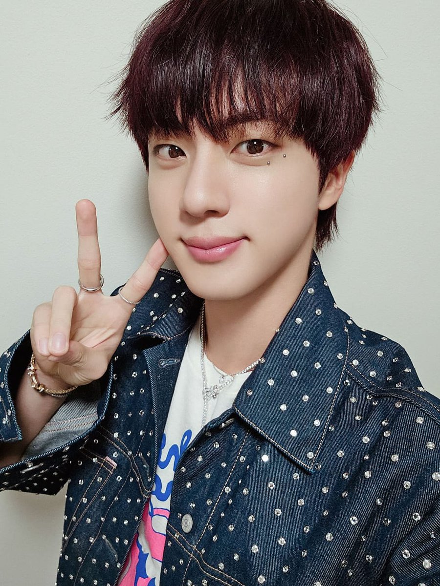 — "HAPPY" de #JIN ha superado los 300 MILLONES de reproducciones en Spotify! 🔥🎉

SIGAMOS APOYANDO A HAPPY, VAMOS POR MÁS 💪

CONGRATULATIONS JIN 
CONGRATULATIONS SEOKJIN
HAPPY DOMINATION
#HappyByJin300M #Jin_Happy