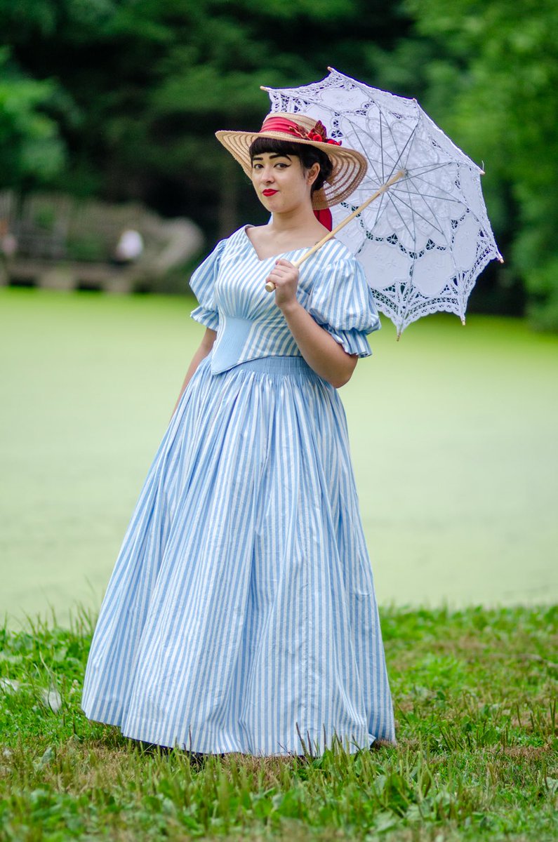 Hanging by a Thread 🧵🪡 tweet media