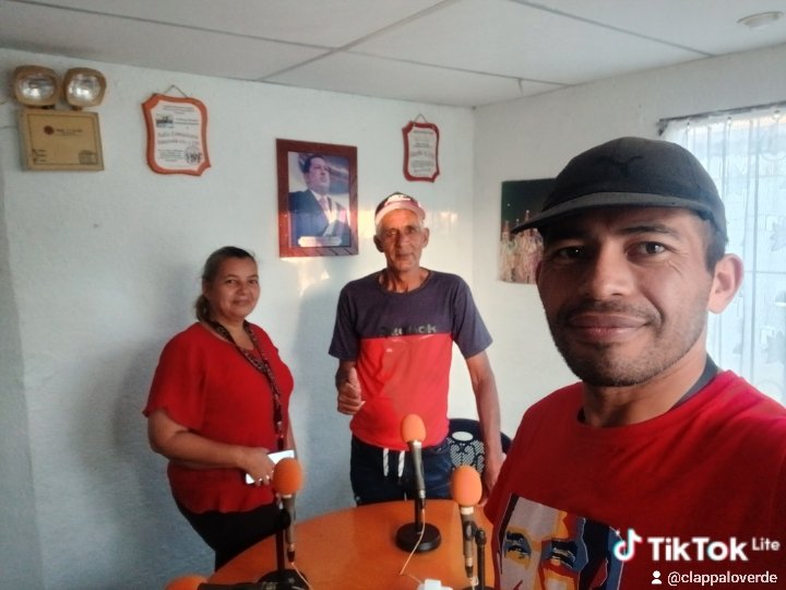 En éste momento Desde el Municipio Andrés Eloy Blanco, Sanare, Lara.
por Sanareña 101.9 FM, *LA VOZ CAMPESINA Y ZAMORANA* del Movimiento Bolivariano de Familias.
*PROGRAMA ESPECIAL* 
BICENTENARIO DE LA BATALLA DE AYACUCHO