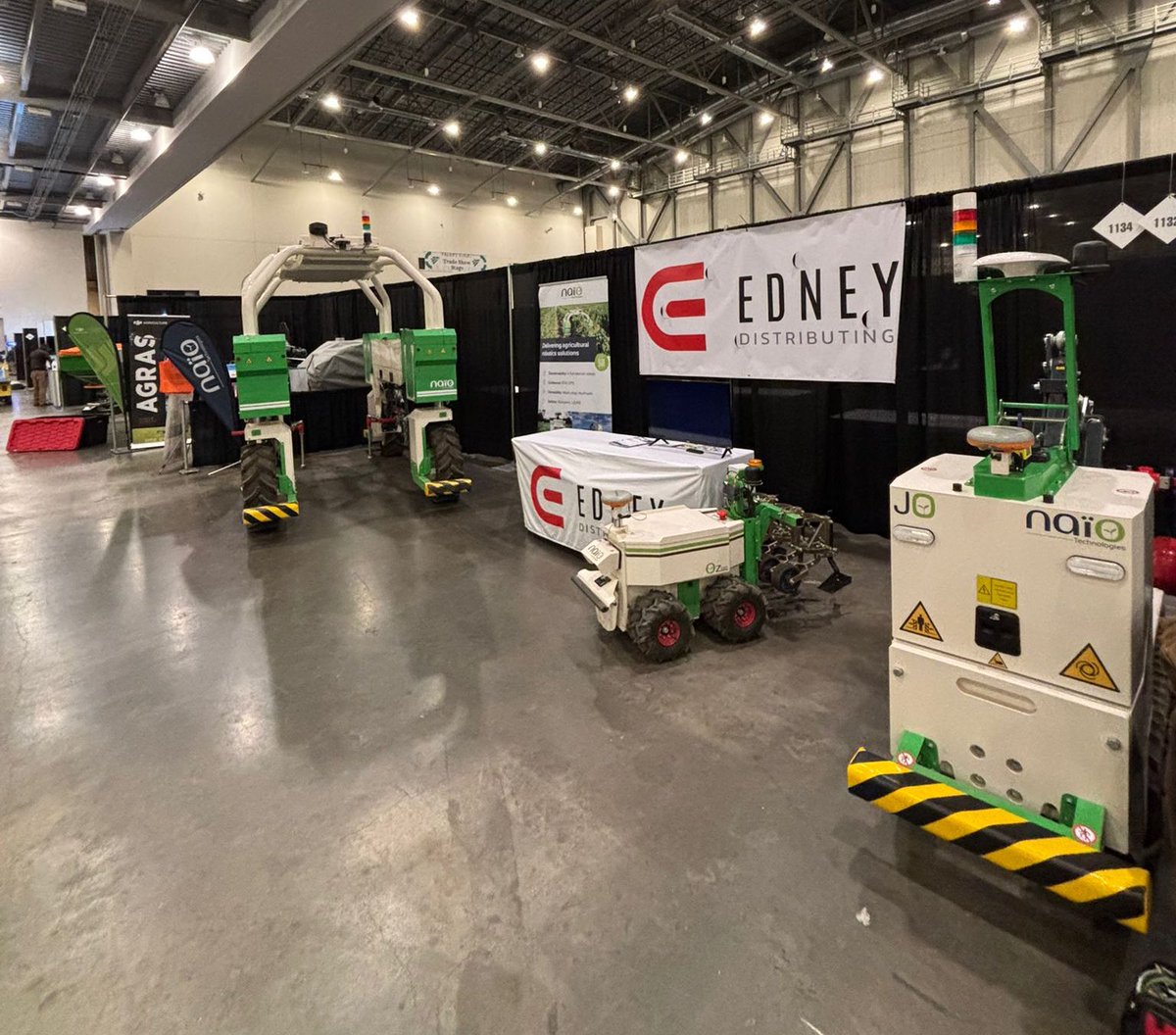 naiotech's tweet photo. Robots are ready for @GLEXPO thanks to @EdneyCo 🛰️
Join the #Innovation aisle to find how to save time and solve labor shortage 😉
🗓️ Dec. 10-12
#Agriculture #VegetableFarming #Vineyards #fruits #vegetables #Farm #AgRobots #PrecisionFarming https://t.co/AN6zKXuyIv