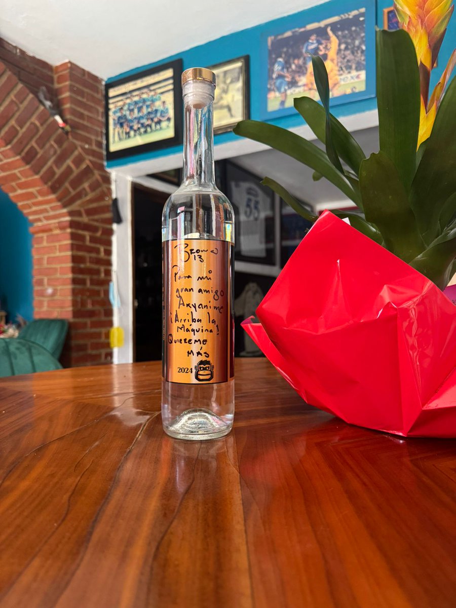 El patrón cumpliendo su palabra 💸
Después de la derrota de su querido Cruz Azul 💙 a Melvin Brown le tocó pagarme la apuesta
Porque las deudas son para saldarse ⚽💥
instagram.com/p/DDX2QD1R1_n/…