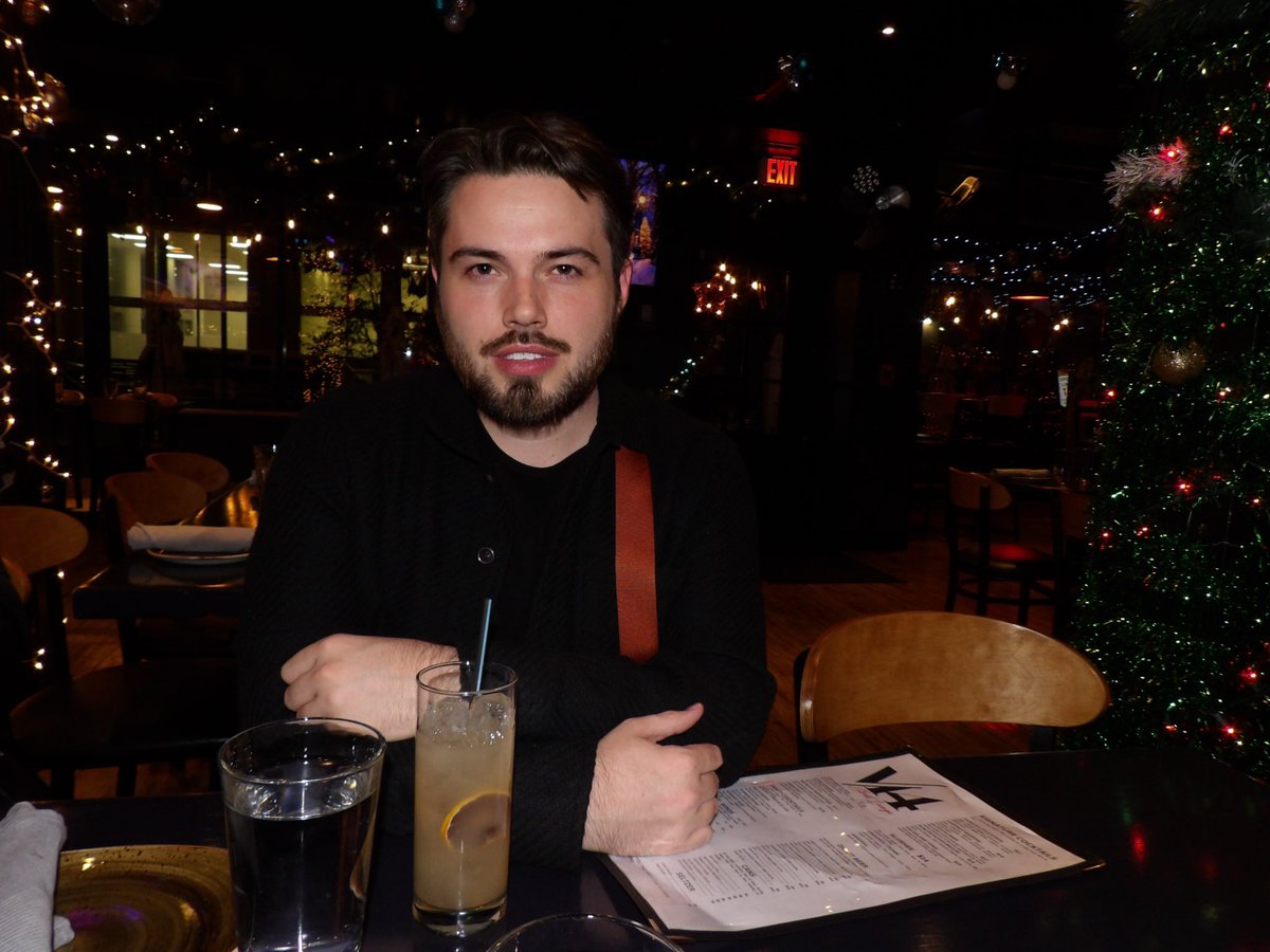 theBrandonRay's tweet image. The DMV treated me right! 💗