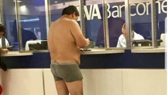 wallstreetbets's tweet photo. Me trying to keep buying the dip https://t.co/V4KfHINYBe
