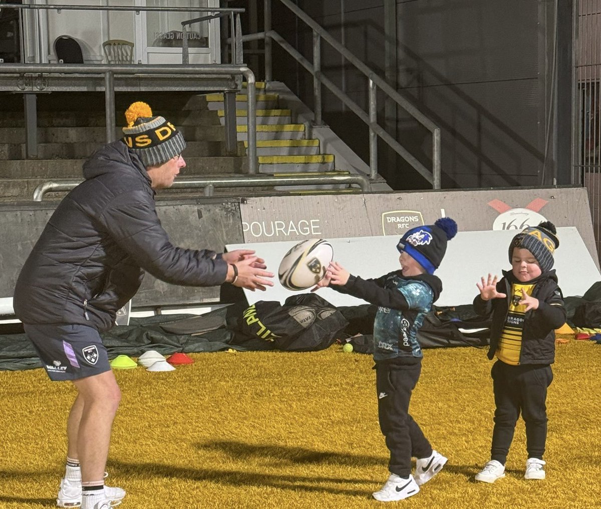 Another fun session with our Little Dragons,we continued to work on balance, listening following instructions,passing,catching and just enjoying time with our grown ups 
A big thank you to our sponsors <a href="/GDEnvironmental/">GD Environmental</a> for sponsoring our future Dragons 

dragonsrfc.thinkbooker.com/booking