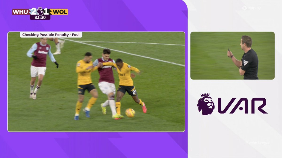 AshtonGgmu's tweet photo. Wolves have decisions go against them way too much…

They call for a vote to scrap VAR. They get outnumbered.

Now get more wrong decisions against them. 

That’s all I’m gonna say. 

#Wolves #WWFC #WHUWOL https://t.co/TyMzDv0H4W
