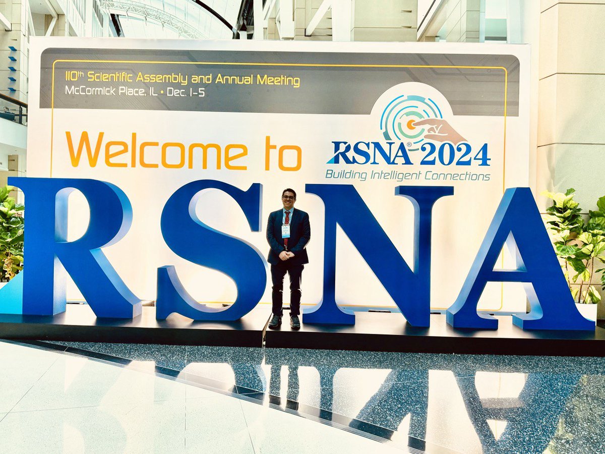 UMKCRads's tweet image. We're happy to showcase our wonderful residents! @RSNA #RSNA2024 - @LakshmiPriya140 worked with @amykpatel discussing breast cancer in young women, @AlirezaZandifar's acceptance to the introduction to academic radiology workshop, & @alanverlgodfrey's work on cardiac pacers