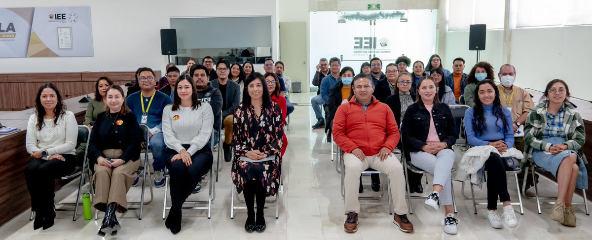 Continuamos con las actividades de los #16DíasdeActivismo, hoy se llevó a cabo la conferencia “Derechos Humanos en el siglo XXI y su impacto en México”, impartida por la Consejera Electoral  <a href="/emendozaiee/">Eva Mendoza</a>.