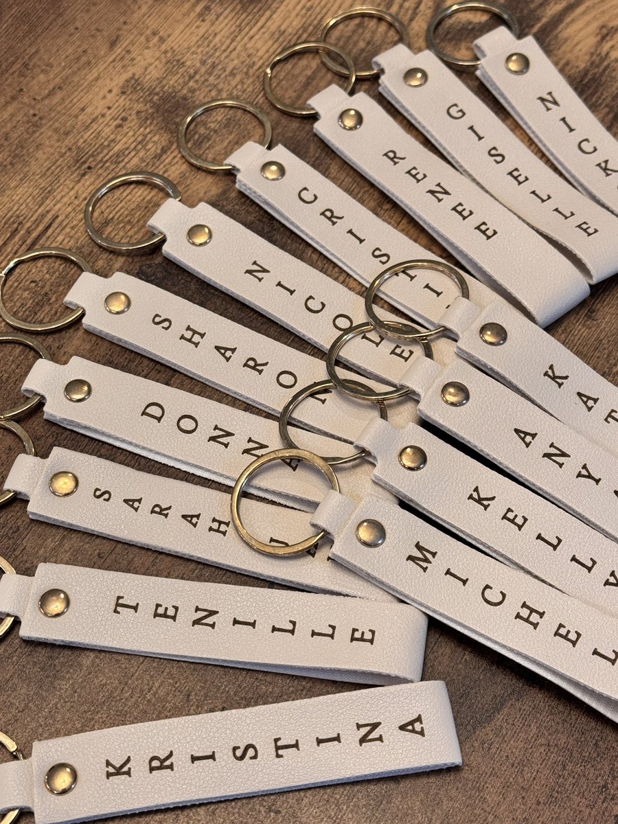 shopcraftedhub's tweet photo. Large Beige Personalized Keychains - $40

Visit our Custom Corner and get your keepsakes and tokens personalized on the spot! 

📍29 Saddle Road Maraval 
📱 1-868-324-2240 https://t.co/XPlMxgZEFh