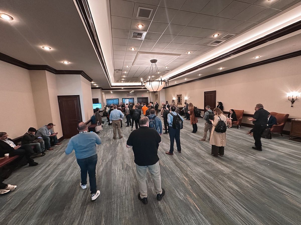 AdminByRequest's tweet image. And we’re about to take the stage in Texas Ballroom 5 at #GartnerIAM! Join us for “𝗦𝗧𝗢𝗣 𝗢𝘃𝗲𝗿𝗹𝗼𝗮𝗱𝗶𝗻𝗴 𝘆𝗼𝘂𝗿 𝗜𝗧 𝗧𝗲𝗮𝗺! 𝗺𝗮𝗻𝗮𝗴𝗲 𝘆𝗼𝘂𝗿 𝗣𝗿𝗶𝘃𝗶𝗹𝗲𝗴𝗲𝗱 Access”
The seats are filling up quick, don’t be late 😎
#AdminByRequest #LocalAdminRights #PAM