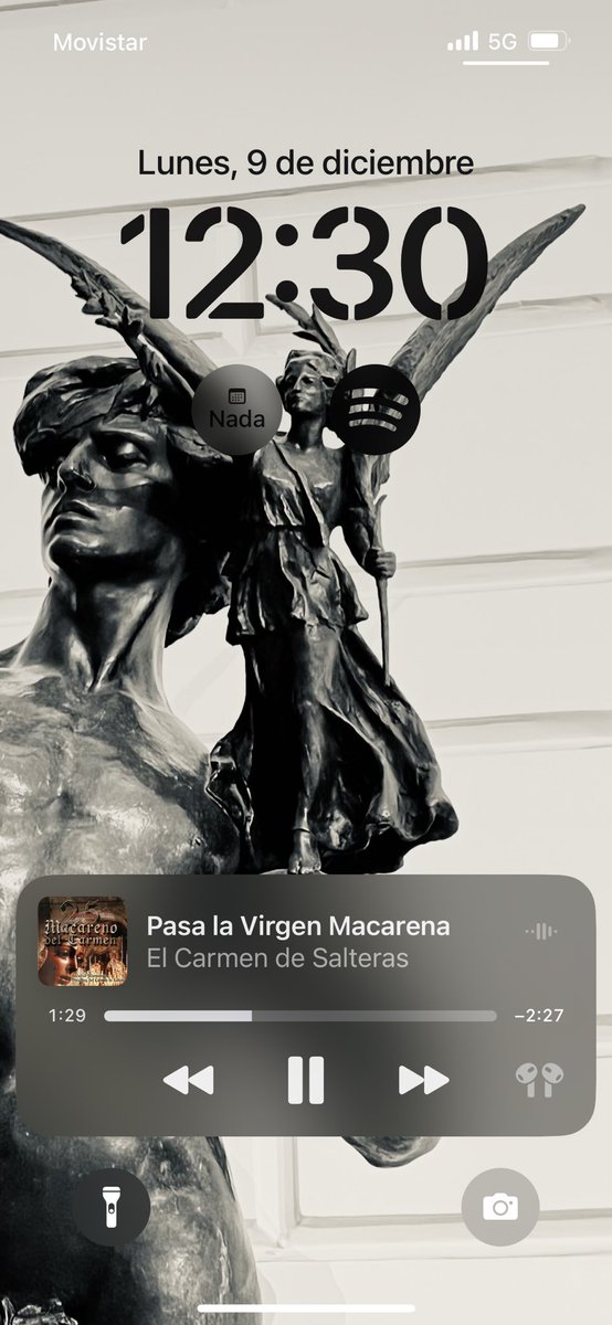 Desayunando tarde, por razones obvias.