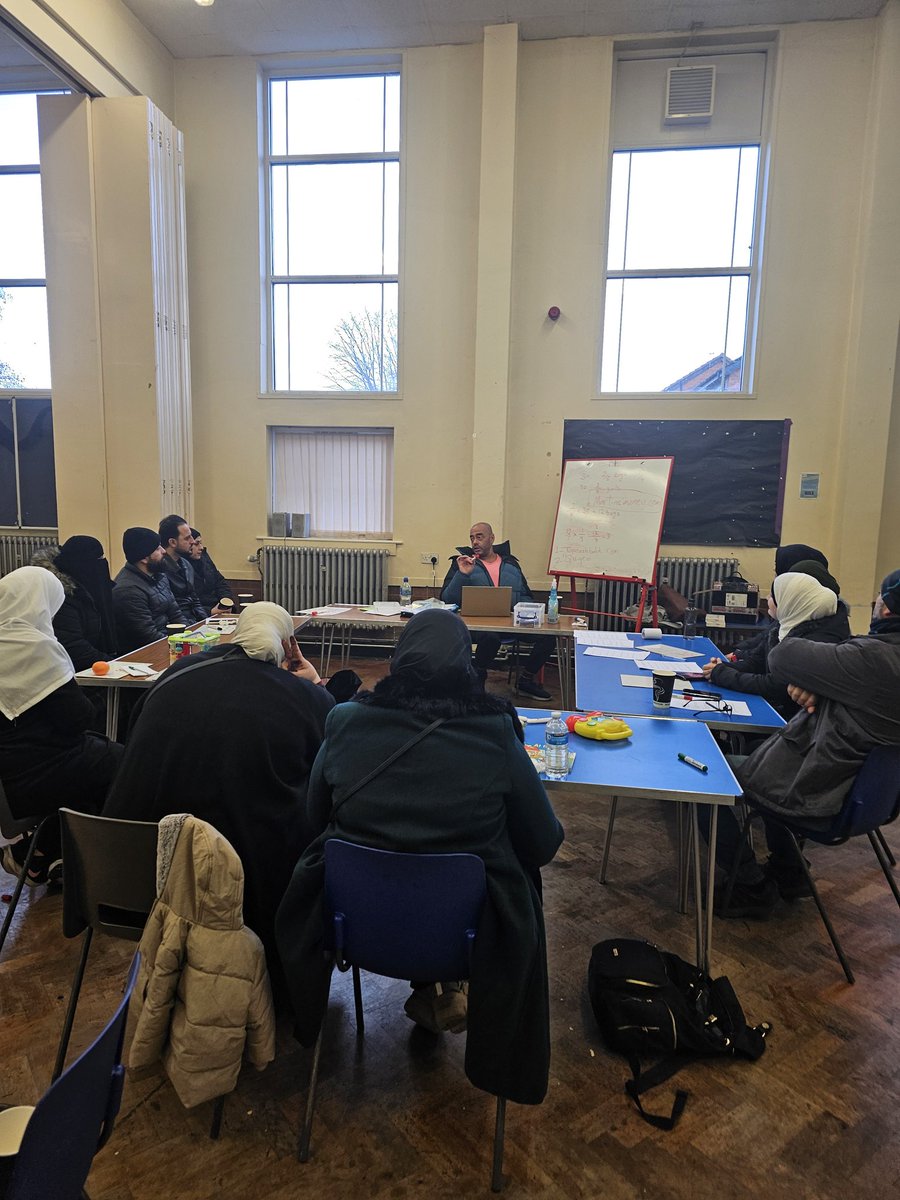 DAMASQLTD's tweet photo. @100DigitalLeeds budgeting and math skills session @Amy__Hearn https://t.co/lmFsaAYT74