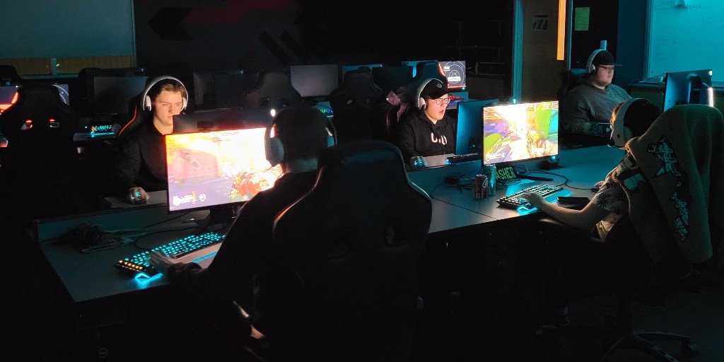 Congratulations to the Legends eSports Overwatch Team on becoming the conference champions! They won all three games, sweeping the Hesston College Larks. Catch the full story here: ow.ly/XVea50UnFWb.

#GoLegends #eSports #CollegeeSports #LegendseSports #Overwatch2