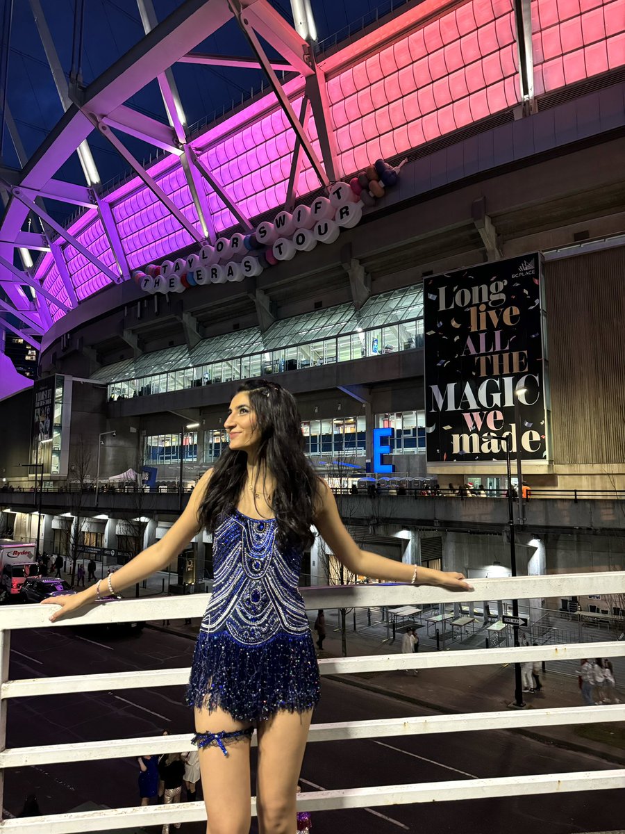 PreetPie's tweet photo. #ErasTourVancouver https://t.co/iag8VLh0nF