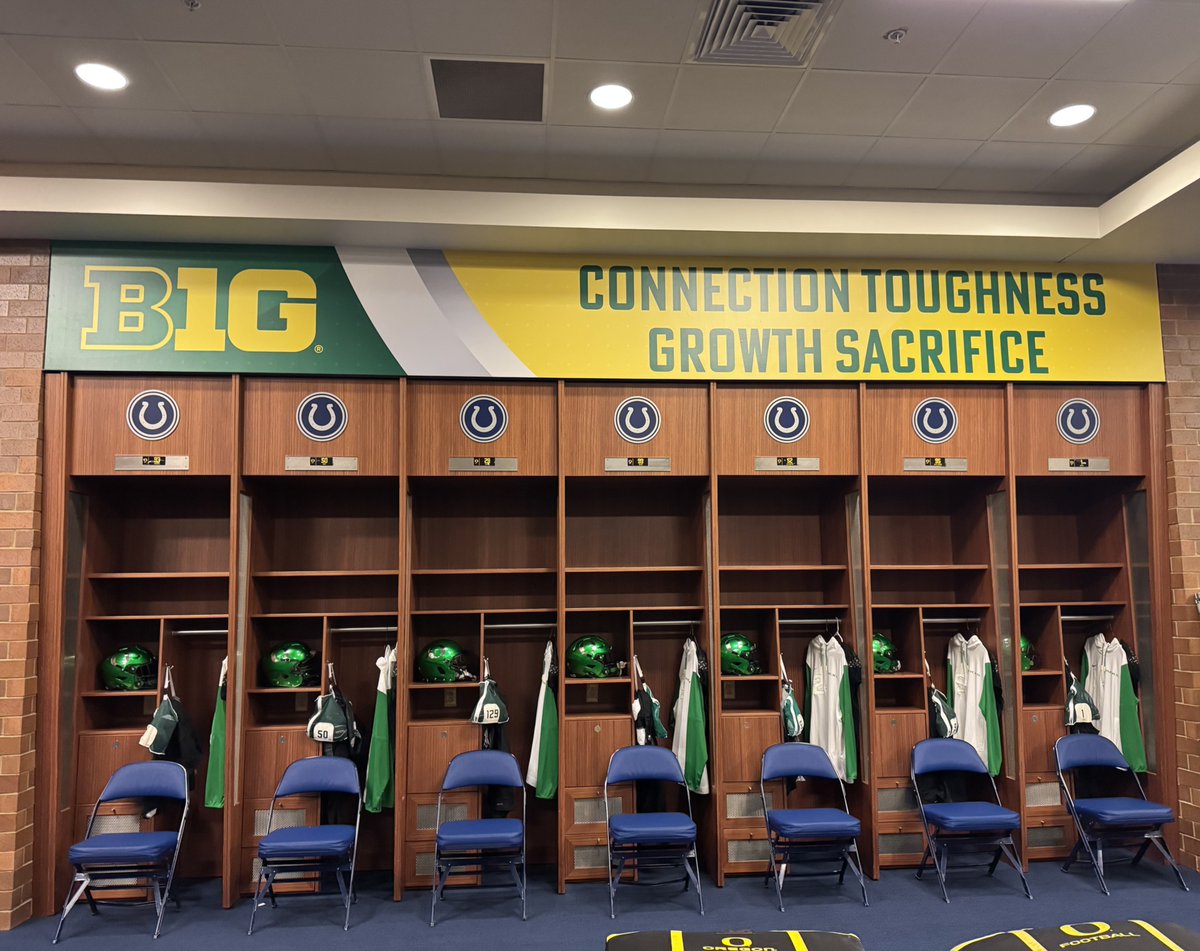 Sec_127's tweet photo. Our bold new B1G Football visual identity, embodying high-energy design, came to life through the event décor we created for the Championship Game at Lucas Oil Stadium. Congrats to Oregon on an epic win! 

#S127 #B1GFootball #NewEra https://t.co/kV75aibZNA