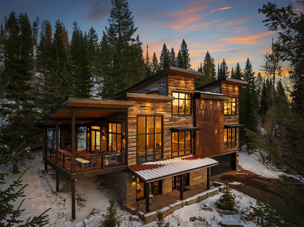 PureWestRE's tweet photo. #Dreammountainretreat nestled in the heart of #WhitefishMountainResort!

1148 Glades Drive, #WhitefishMT

5 Beds / 5 Baths / 3,709 Sq Ft
MLS# 30036915 / $5,495,000

Contact listing agent Cjay Clark - 970.209.1050

https://t.co/4hlCAoZKwU

#PureWest #Christies #Residential https://t.co/keD3NvRhlH