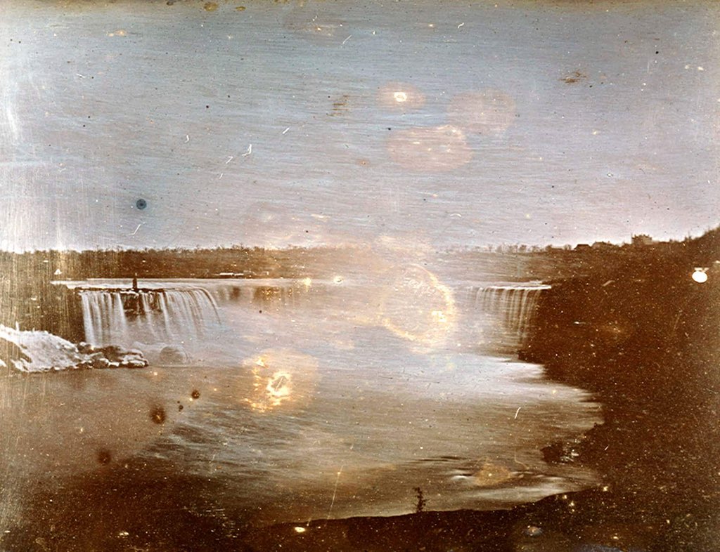 oldcanadaseries's tweet photo. The first photo of Niagara Falls ever taken. 1840. https://t.co/FbnwyUTBN2
