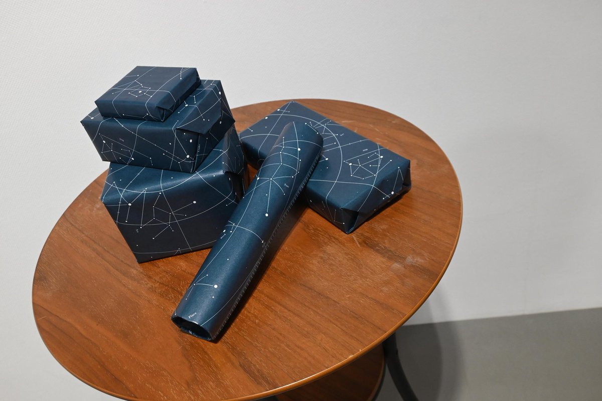 buramachiaruki's tweet photo. 先週会期を終了した文字を中心とした作品展、近くで見るとあらたな発見もあります☺️
盛岡の街中で見る文字のアレンジもありました😳✨
#シグアートギャラリー #homesickdesign展 #川徳 #cube2 #盛岡市 #菜園 https://t.co/STQQ3hBE64