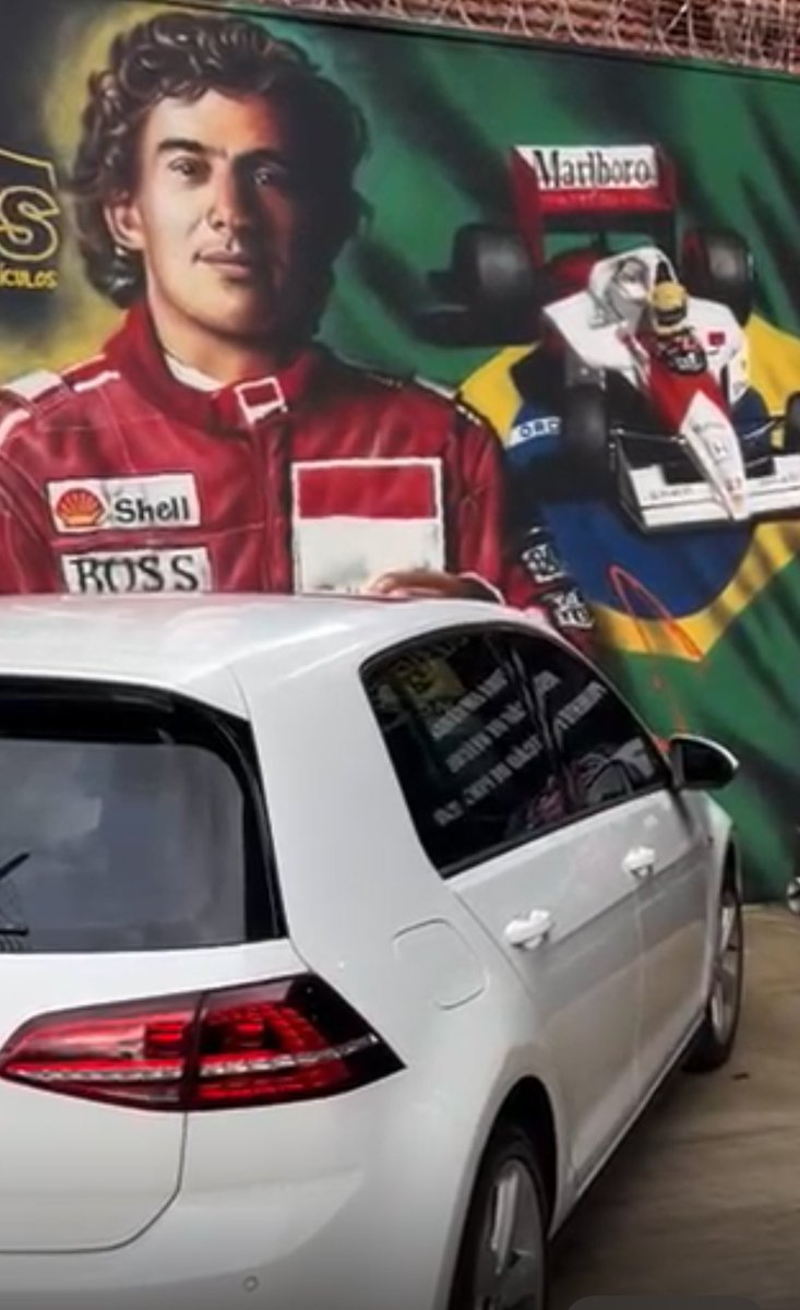 rhay_mendes's tweet photo. Foto pesada hein! 👏🏾👏🏾🤩🤩

#SennaSempre 
@vwbrasil @Maykon_Mendez https://t.co/wFrBV4FkwE