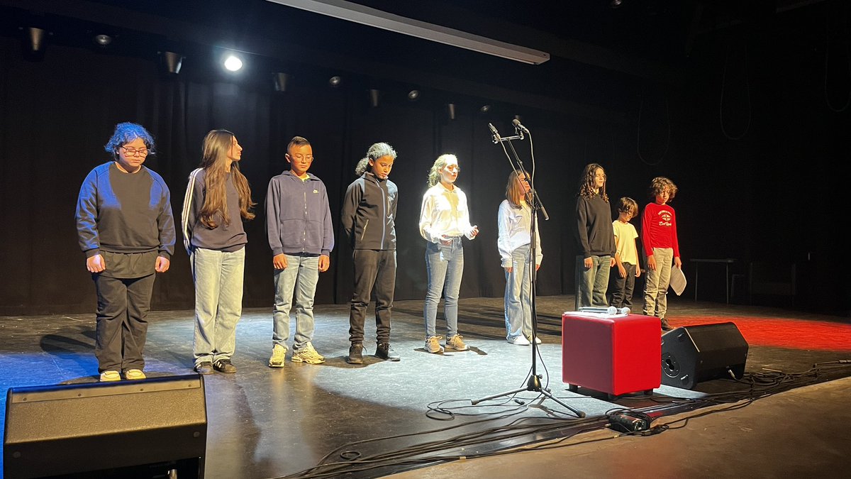 Ce soir, nos élèves du <a href="/ClgMagellan/">Collège Magellan, Chanteloup-les-Vignes</a> ont captivé le public présent au Phénix lors de la soirée d’ouverture de la semaine de la Laïcité et de l’Égalité filles-garçons à <a href="/ChanteloupLV/">Chanteloup-les-Vignes</a> ! Bravo à eux pour leur engagement et leur investissement !