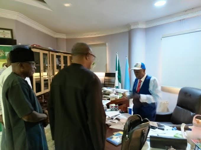 Ottos_Baba's tweet photo. @SpaceX Shouldn't @PeterObi be speaking about the corruption in legal system than going to beg chief Age Babalola regarding the unjust detention of @DeleFarotimi? https://t.co/tyRsQv9T2I
