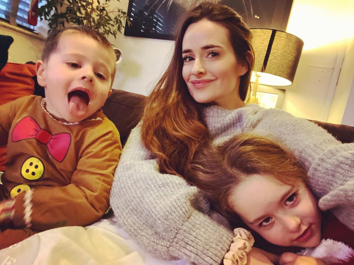 Ellie Lexie tweet media