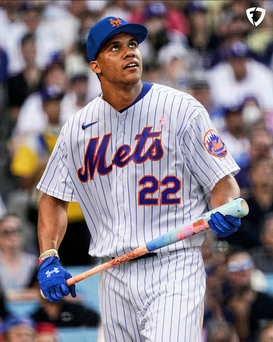 Jumm, ahora surge la info que <a href="/Yankees/">New York Yankees</a> se quedaron cortos en retener a #SOTO, ($760 por 16 Años), pensemos fué así, aún se quede en NY, no es lo mísmo ni es igual estar en <a href="/Yankees/">New York Yankees</a>, que en <a href="/Mets/">New York Mets</a>. Brilló una temp, más que toda su carrera, sólo por ser un <a href="/Yankees/">New York Yankees</a>.