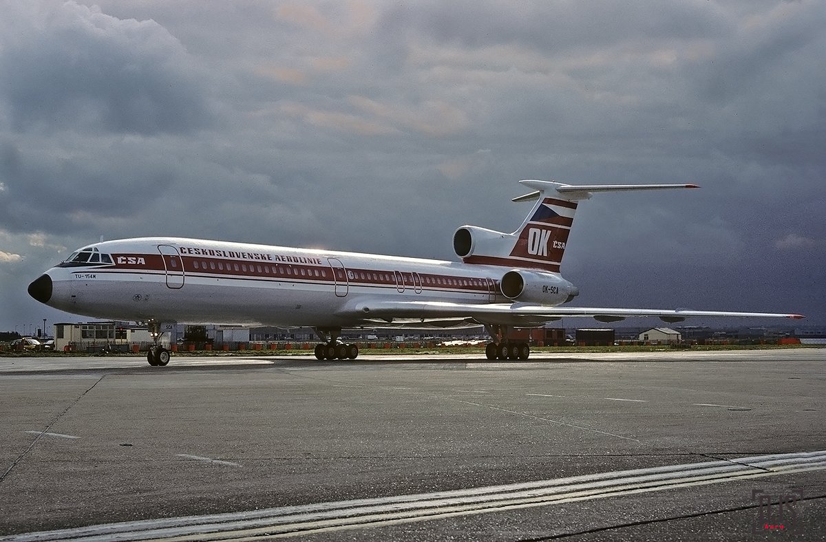 Peter_Smithson's tweet photo. The different colours worn by CSA over the years. Tupolev Tu-134, #A319, Tupolev Tu-154 &amp; #A310, unfortunately all now gone. #planespotting #avgeeks https://t.co/f2ErzWkDp5