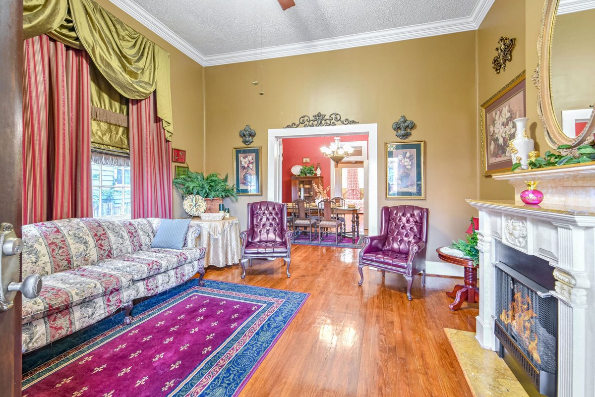 thestandardbr's tweet photo. 𝗡𝗲𝘄 𝗟𝗶𝘀𝘁𝗶𝗻𝗴 𝗶𝗻 𝗕𝗮𝘁𝗼𝗻 𝗥𝗼𝘂𝗴𝗲, 𝗟𝗔 🏡

📍728 Europe Street
💲Offered at $285,000

Step into Baton Rouge history with the Josephine Katie Burg House (AKA Maison Isabella)! ⚜️

More info:https://t.co/C69koxa6p7

#NewListing #BatonRougeRealEstate #EVBatonRouge https://t.co/AmfoW2UhbQ