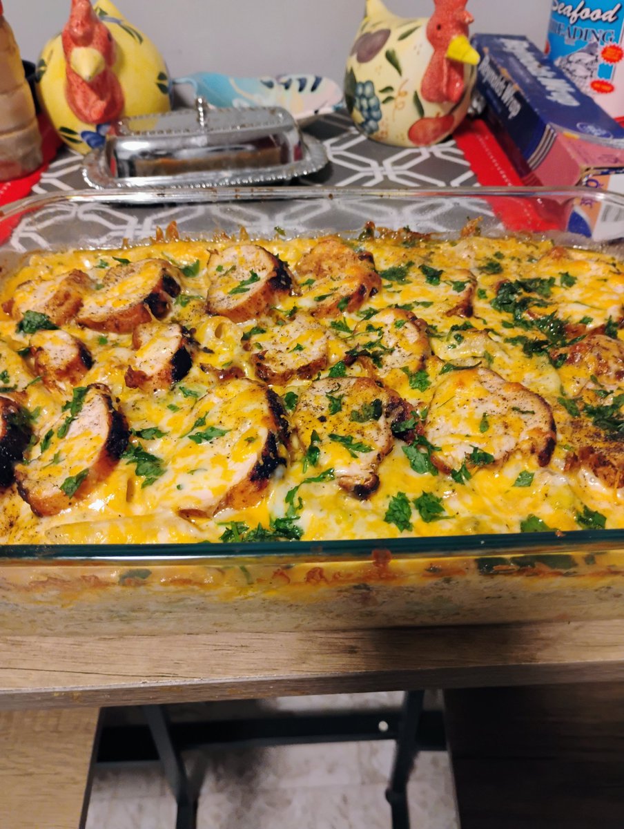 cloreey443's tweet photo. Baked chicken and Cheddar cheese Broccoli Pasta #Onestopchop recipe. https://t.co/mnlgLAnHIs
