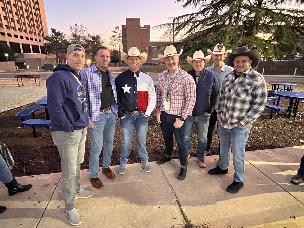 FBINAAQuantico's tweet photo. We love Texas Night! 🤠❤️Thank you to the Texas FBINAA Chapter for all of your support of Session 292! #EverythingsBiggerInTexas #TexasNight #FBINA #FBINAA https://t.co/twfgioPuOm