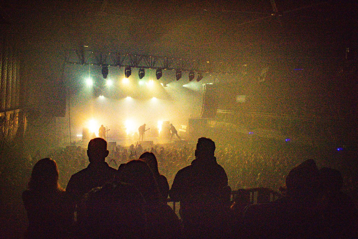 Interpol's tweet image. The final show of the Antics 20th Anniversary tour 💥
📸: pureandamned on IG