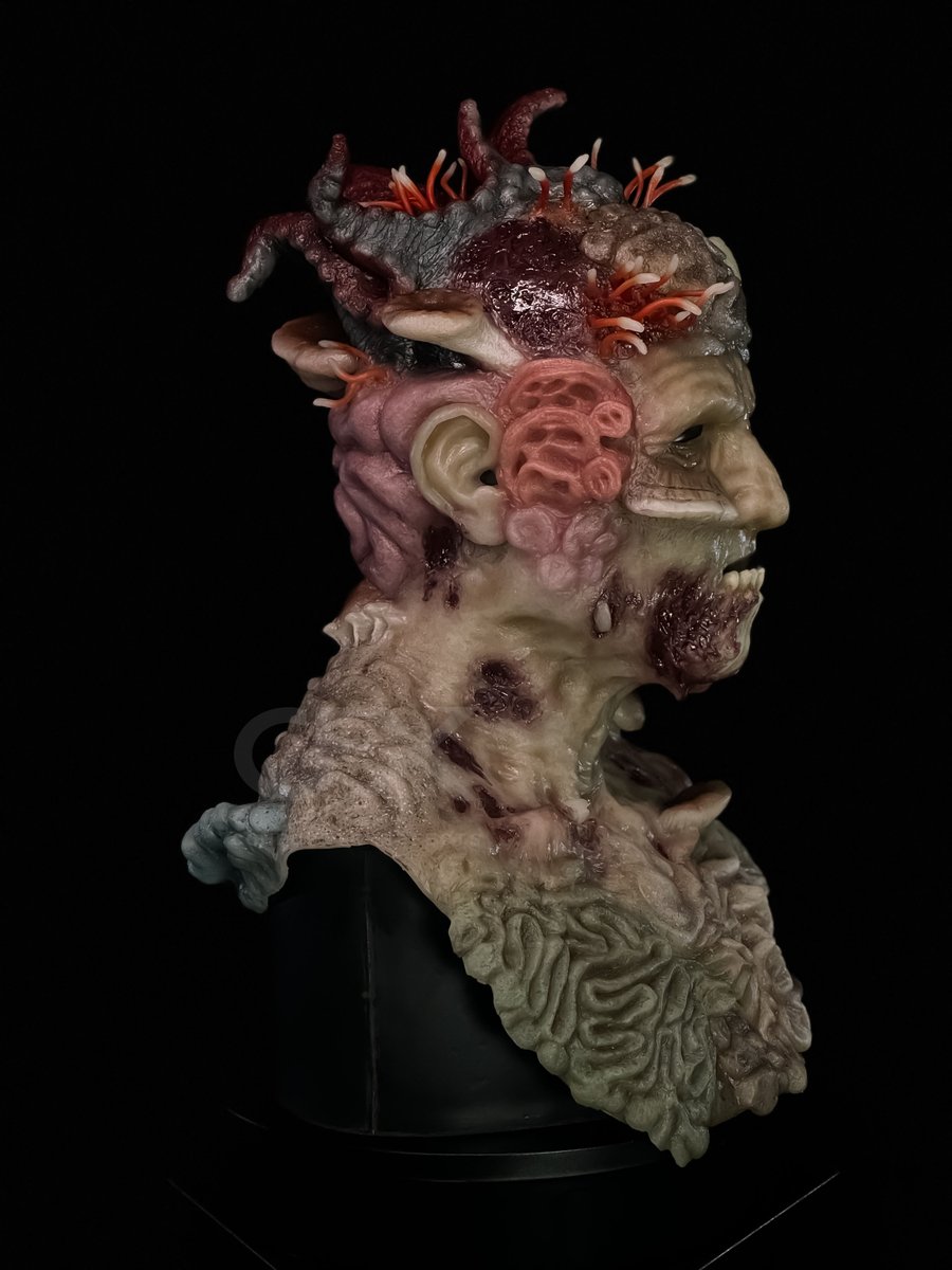 CFXunmasked's tweet photo. We love when customers come to us with wild visions, and that’s what happened when we did this custom mashup of our Slackjaw and Funguy masks!
Questions on custom paint or mod options? Give us a call at 225-756-7875 or email us at info@compositeeffects.com!
#CFXMasks https://t.co/QNvcGlakC3