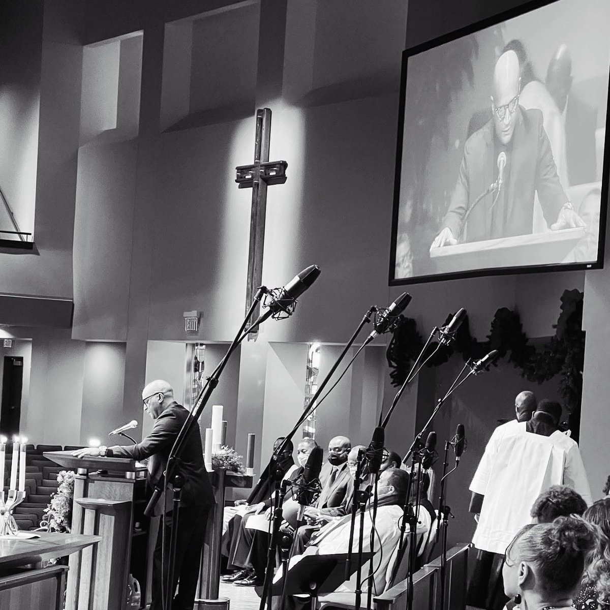 Aaron Davis tweet media