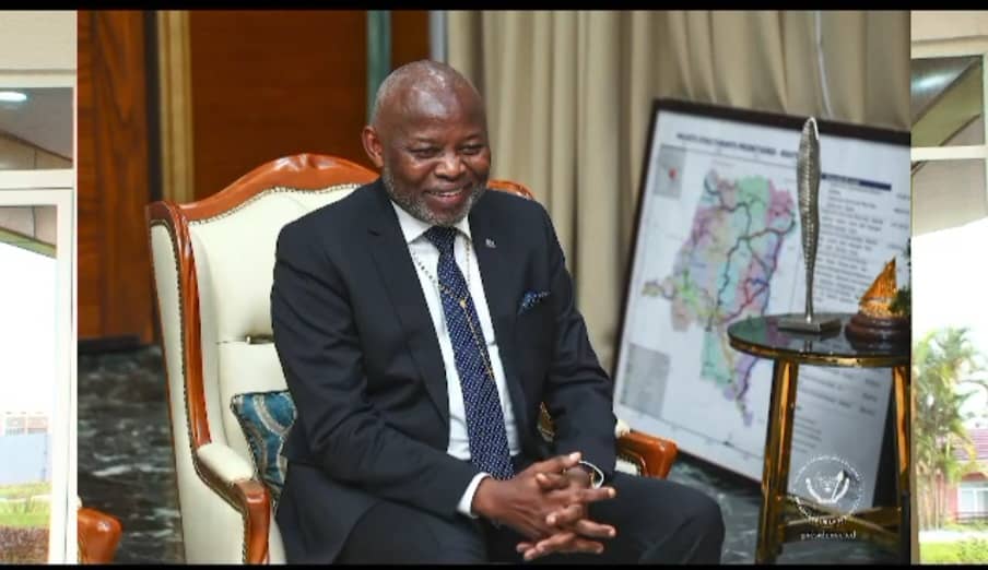 La parole du maître incarne une sagesse éclairée, capable de guider un peuple vers son destin, homme de d'état, sincères, loyal au côté du chef de l'état et qui consolidé ce pouvoir dans la légalité et sagesse, Bravo mon président Vital Kamerhre