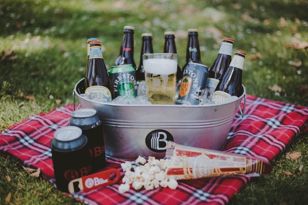 brobasket's tweet photo. 🎁 Day 5 of 12 Days of Christmas 🎁
On the fifth day of Christmas, The BroBasket gave to me... Five Golden Beers! 🍺✨
Okay, maybe not gold, but the Beer Lover’s Basket is pretty legendary. 
https://t.co/NREQnGsl46 https://t.co/23Z2IyrdZp