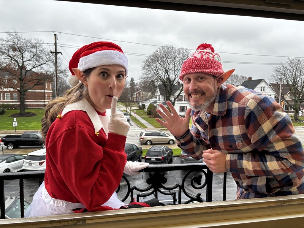 CUYHTS's tweet photo. Scottie the Elf &amp; friends spread holiday cheer outside the elementary school! 🎅🧝‍♀️ They waved goodbye to students as they left for the day, bringing smiles all around. 👋😊 The festive scene was the perfect way to end the school day on a high note! 🎄🎁 https://t.co/c23qRdXKwK