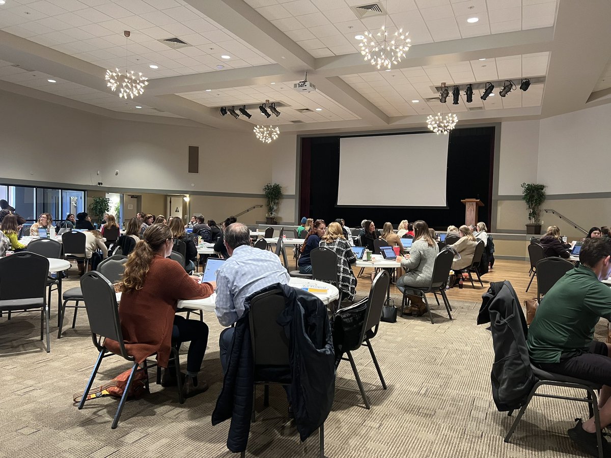 SolutionTreeCA's tweet photo. Collaboration time at the California Principals’ Support Network! 💪🏼
#CAPSNetwork #atPLC #equity #education @SCOESonoma @lcruzconsulting https://t.co/KJ88m2SOpO
