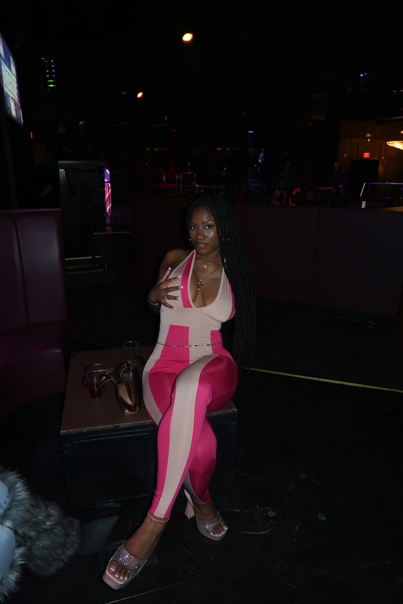 malaika_lea's tweet image. The Locs back in, yes I’m locked in💋