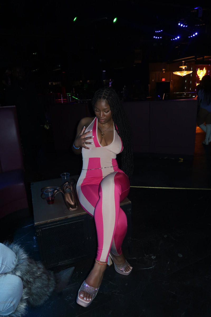 malaika_lea's tweet image. The Locs back in, yes I’m locked in💋