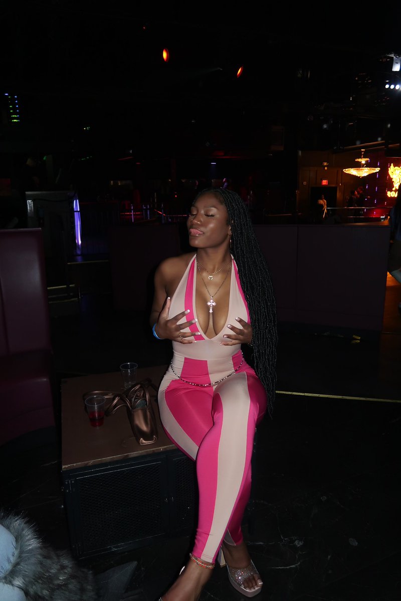 malaika_lea's tweet image. The Locs back in, yes I’m locked in💋
