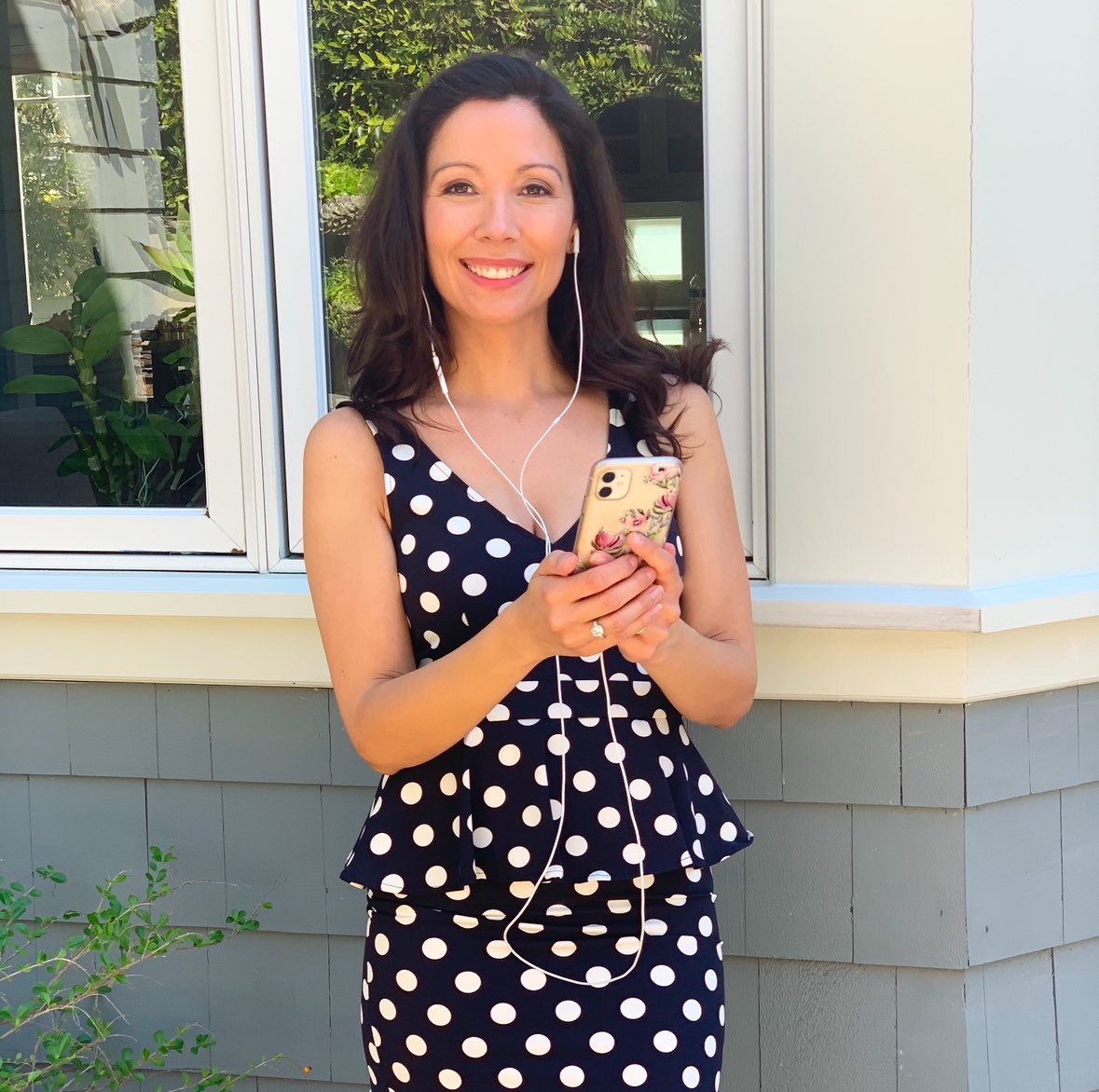 Chances are you’ve heard of “doom scrolling” but have you heard of “doom spending”? I heard about the concept recently at an event I attended. 
Read more here: 
instagram.com/p/DDXdV5UPzoB/…

#executivebusinesscoach #holidayjoy #doomshopping