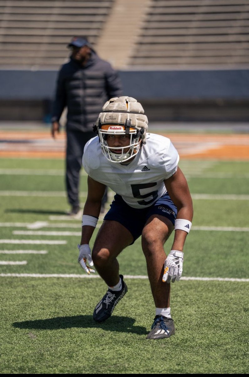 Officially in the portal! 
4 years eligibility 
Defensive Back
6’1
195lbs 
4.0 GPA
4.43 -40 yard dash