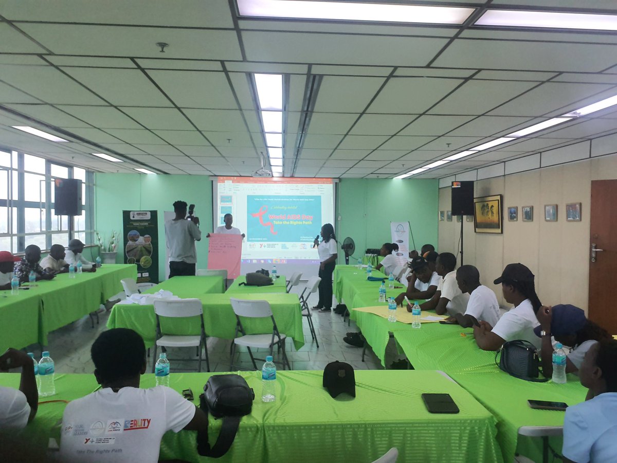 YoHeNAfrica's tweet photo. Young people actively participated in group discussions on using art, technology and creativity to increase HIV prevention and awareness in communities, facilitated by Mitchell Mavhura, a CATS from @zvandiri. Young girls are leading communities in HIV awareness #genderequality https://t.co/TL49InYkIH