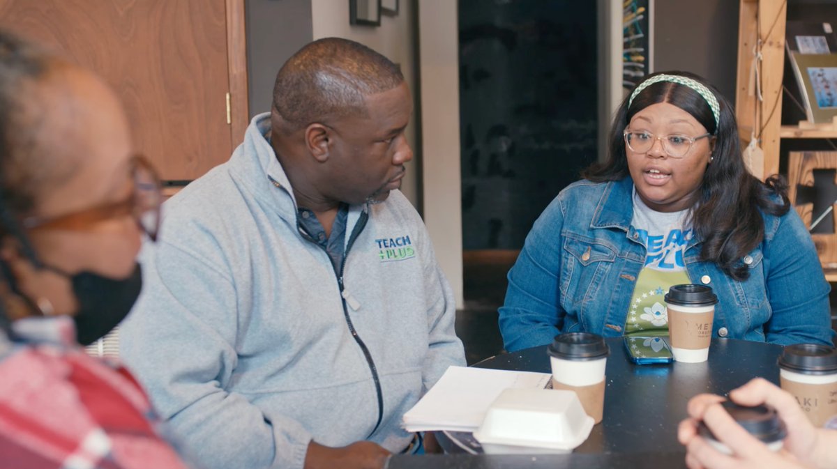 WaltonFamilyFdn's tweet photo. "No one knows a classroom better than someone who is in a classroom all day." 

In Mississippi, @TeachPlus empowers teachers to influence decisions that are going to improve the quality of education for students in the Mississippi Delta.

Learn more: https://t.co/uXPvEsdiv3 https://t.co/kwGAUDLOGl