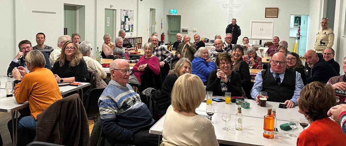 BriggMasons's tweet photo. The Brigg Masonic Xmas got off to a "cracking" start with a caroling social night. The excitement of the raffle was something else! https://t.co/OivWRZTQ67