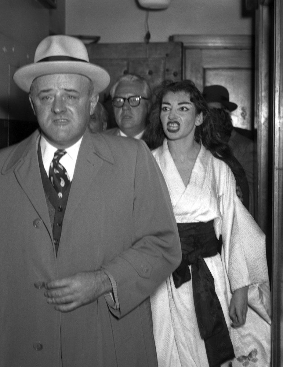 “Chicago will hear about this!” On November 17, 1955, photographer Bud Daley snapped this pic of opera diva Maria Callas snarling at Federal Marshal Stanley Pringle that made the front page of the Chicago Daily News the next day with the headline “Not So Prim a Donna.”
#MariaFilm