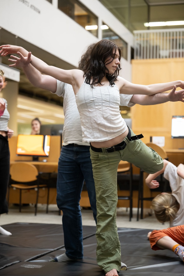 lewisandclark's tweet photo. We love First Fridays with Arts@LC! 😍 

Last week, Lewis &amp; Clark’s Contact Improv Dance class performed in Watzek Library with Dance Extravaganza taking to the Main Stage at Fir Acres Theatre later that night. https://t.co/xidPGrOHua