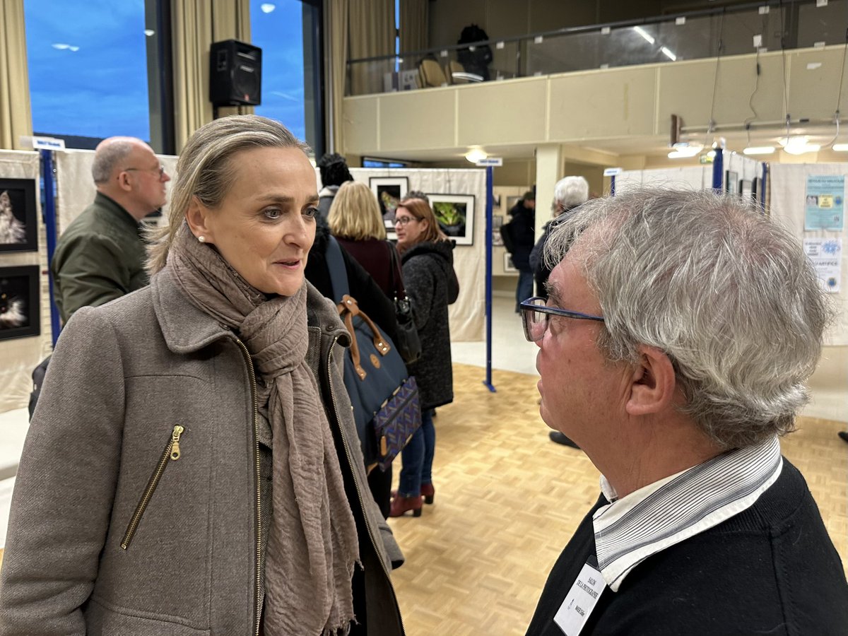 AnneSicard1's tweet photo. 📸 Retour en images sur la 8ème édition de l’exposition « La Photographie dans tous ses états » à #Ennery, organisé par Didier Massé, Directeur Artistique, et Matthieu Laurent, Co-Organisateur. 

Un bel événement qui a permis aux photographes de partager leurs œuvres. Ce moment convivial a offert aux visiteurs l’occasion de découvrir des œuvres inspirantes et d’échanger avec les artistes dans une ambiance chaleureuse et enrichissante 🤝.